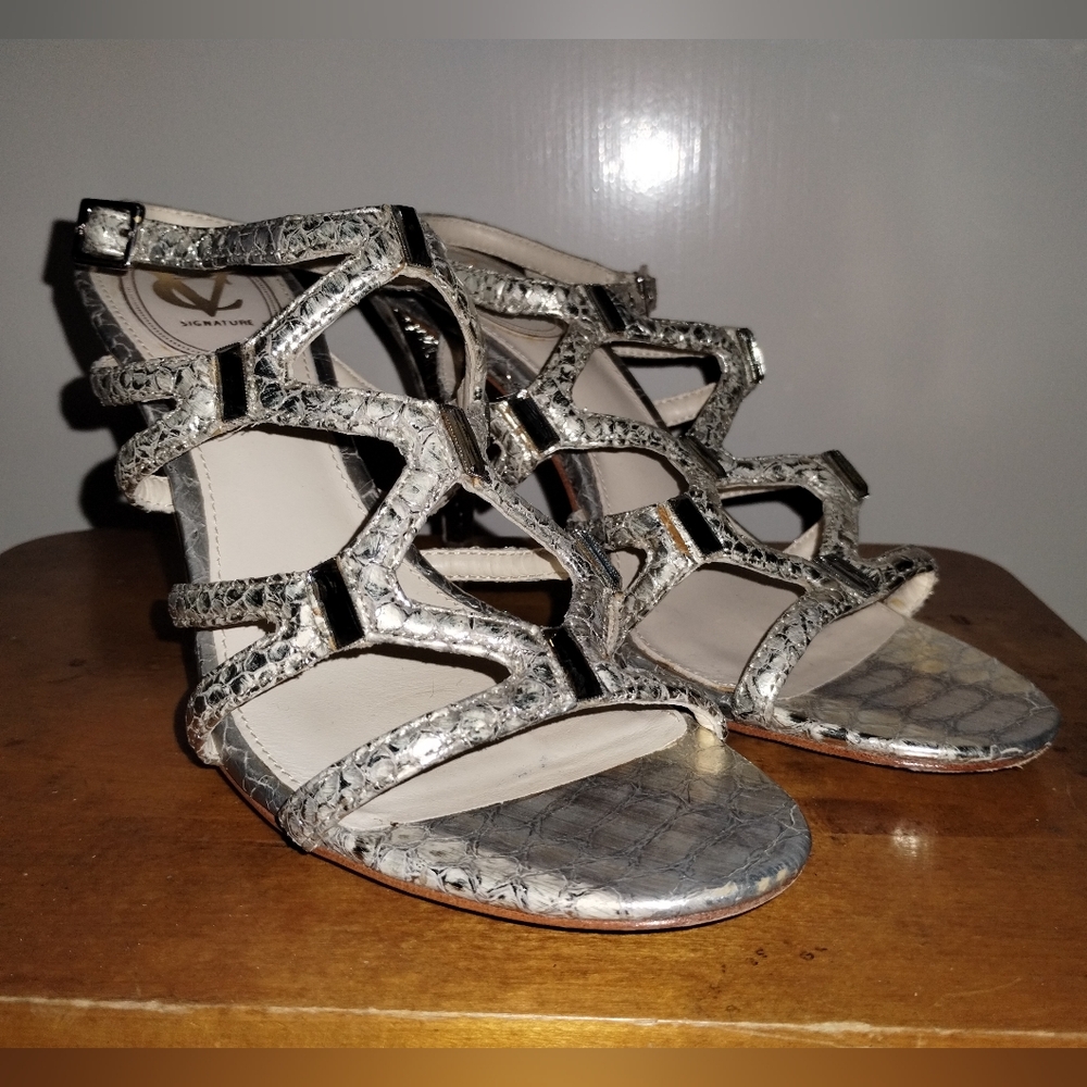 VC Signature Vogue Heels 8.5